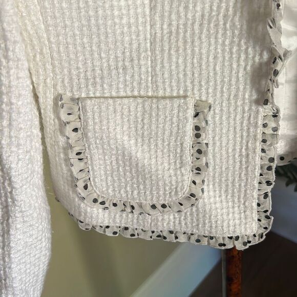 TAHARI White Tweed Blazer w/Polka Dot Trim - Picture 4 of 9